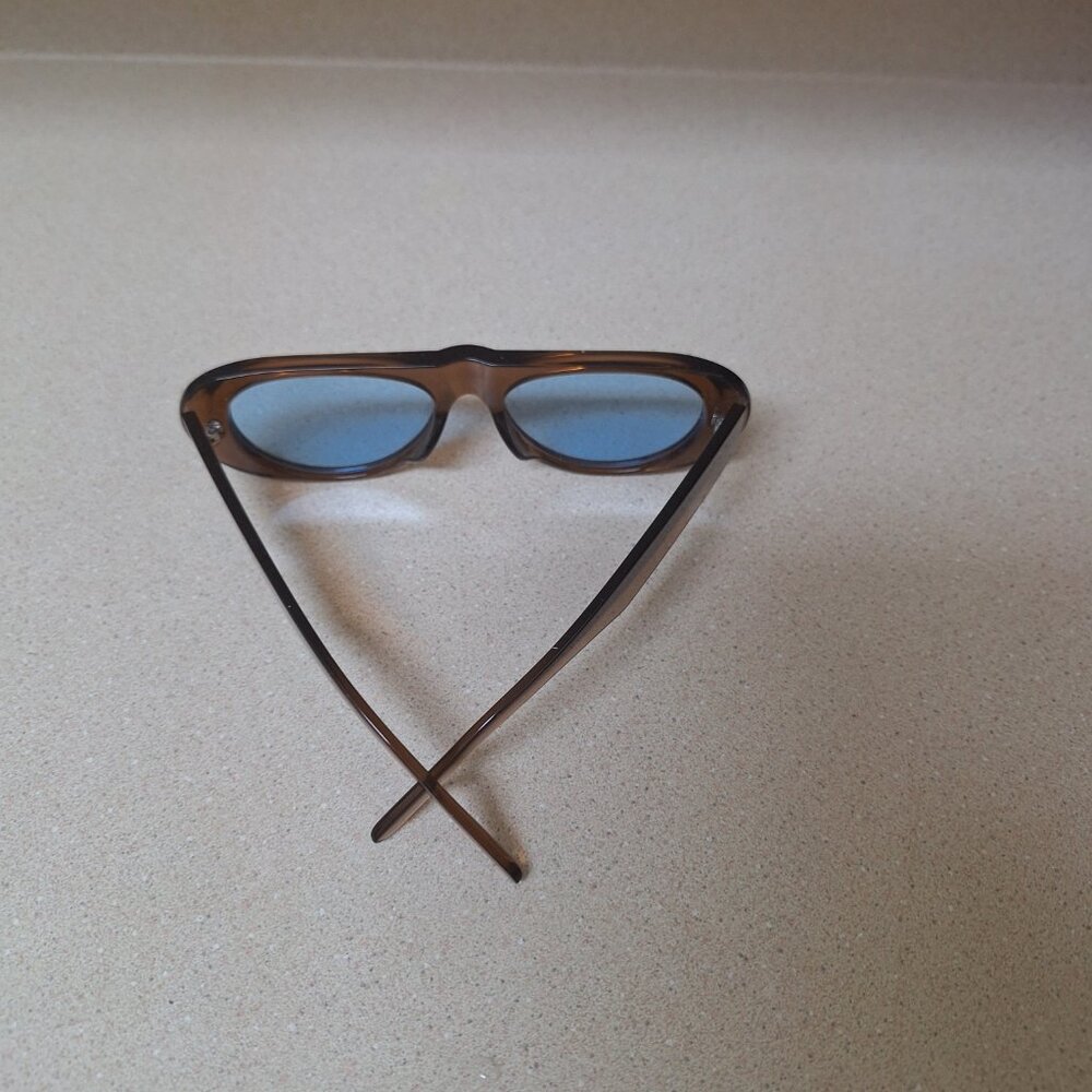 FASHION SUN GLASSES.NEW. - Picture 3 of 3